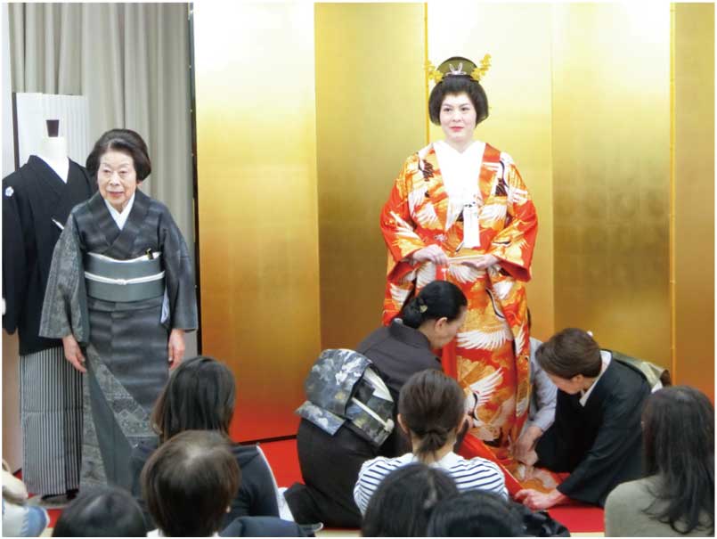 花嫁衣裳の着付け⑥/彩きもの学-授業風景